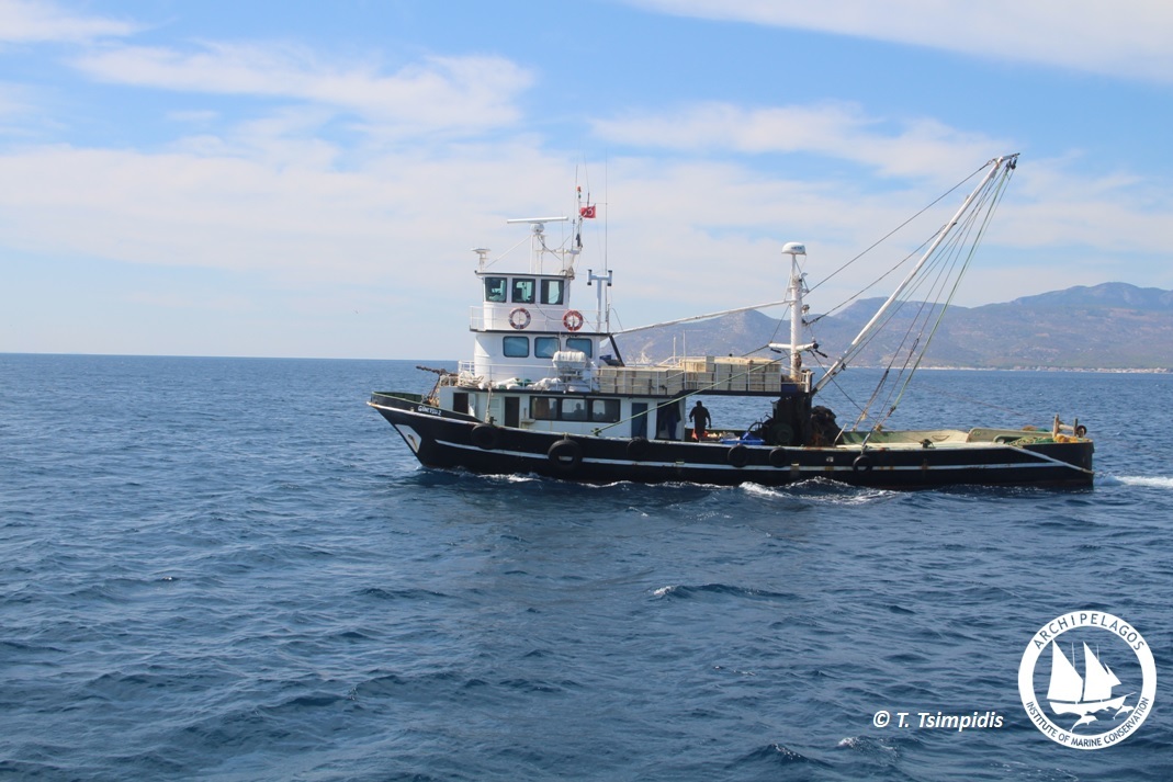 Αδιαπραγμάτευτη η προστασία των θαλασσών μας και από τις τουρκικές μηχανότρατες