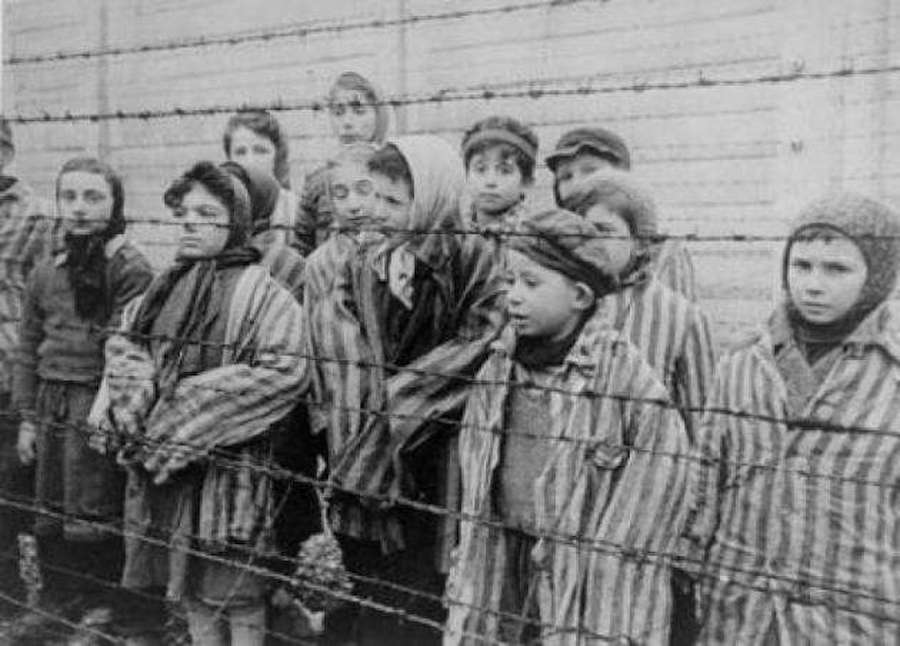 Από τα βάθη της ιστορίας του ο εβραϊκός λαός είχε γνωρίσει διωγμούς και ταπεινωτικές διακρίσεις. Όμως, η επονομαζόμενη «Τελική Λύση» της ναζιστικής Γερμανίας ήταν κάτι το πρωτόγνωρο και αδιανόητο για […]