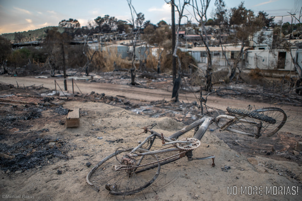 Ένα χρόνο μετά τη φωτιά στη Μόρια και η φλόγα ακόμα δεν έχει σβήσει